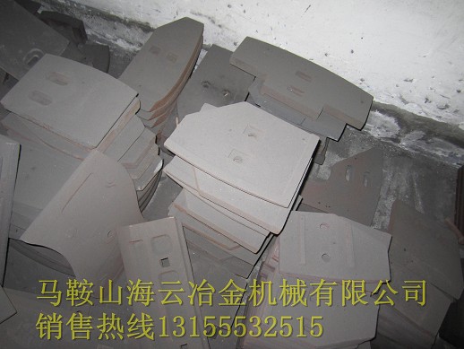 阜新恒泰120站、鄭州昌利1000攪拌站中拌葉、兩端襯板安裝維修