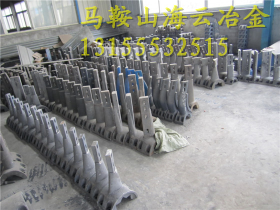 南方路機(jī)180站雙軸式攪拌機(jī)鑄鋼攪拌臂、耐磨配件制造廠家
