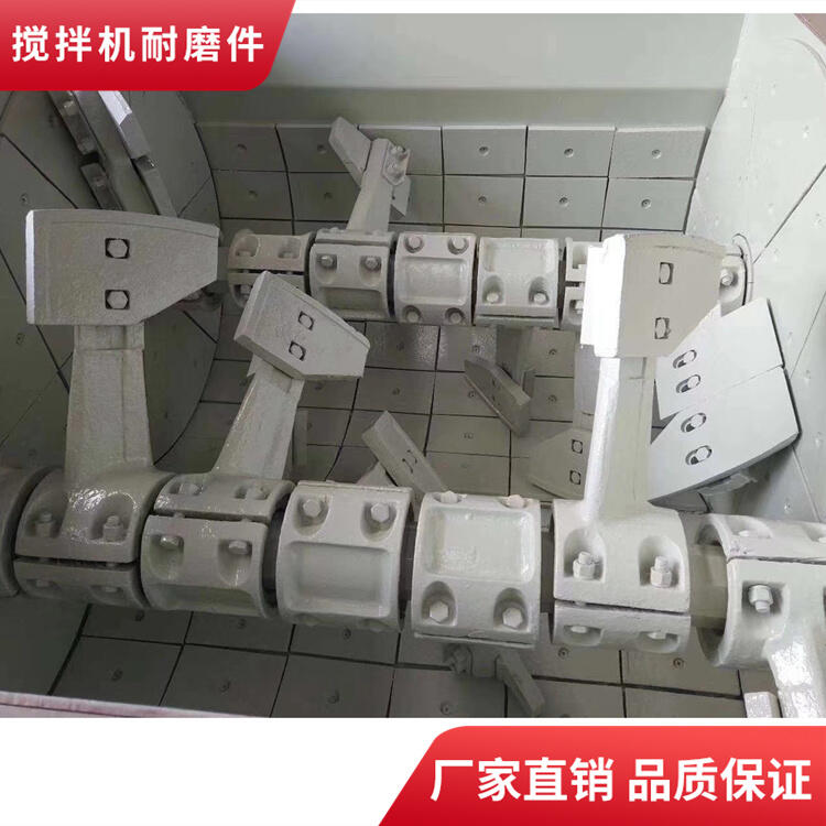 適用濟(jì)南世通1.5方攪拌機(jī)耐磨襯板配件端襯板卸料門(mén)襯板